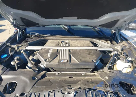 2024 BMW X4 M z USA, uszkodzony, nr VIN 5YM23EC03R9U11806